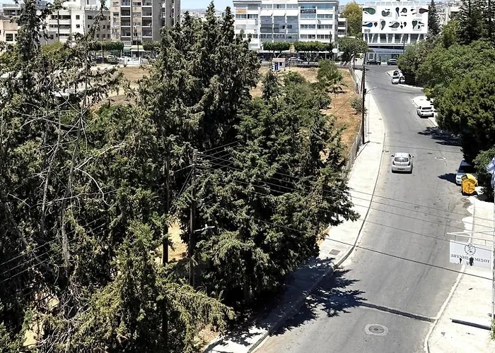 Modern 3bdr_top Floor_lux_suite_balcony